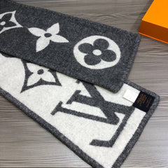 LV Autumn and Winter Scarf