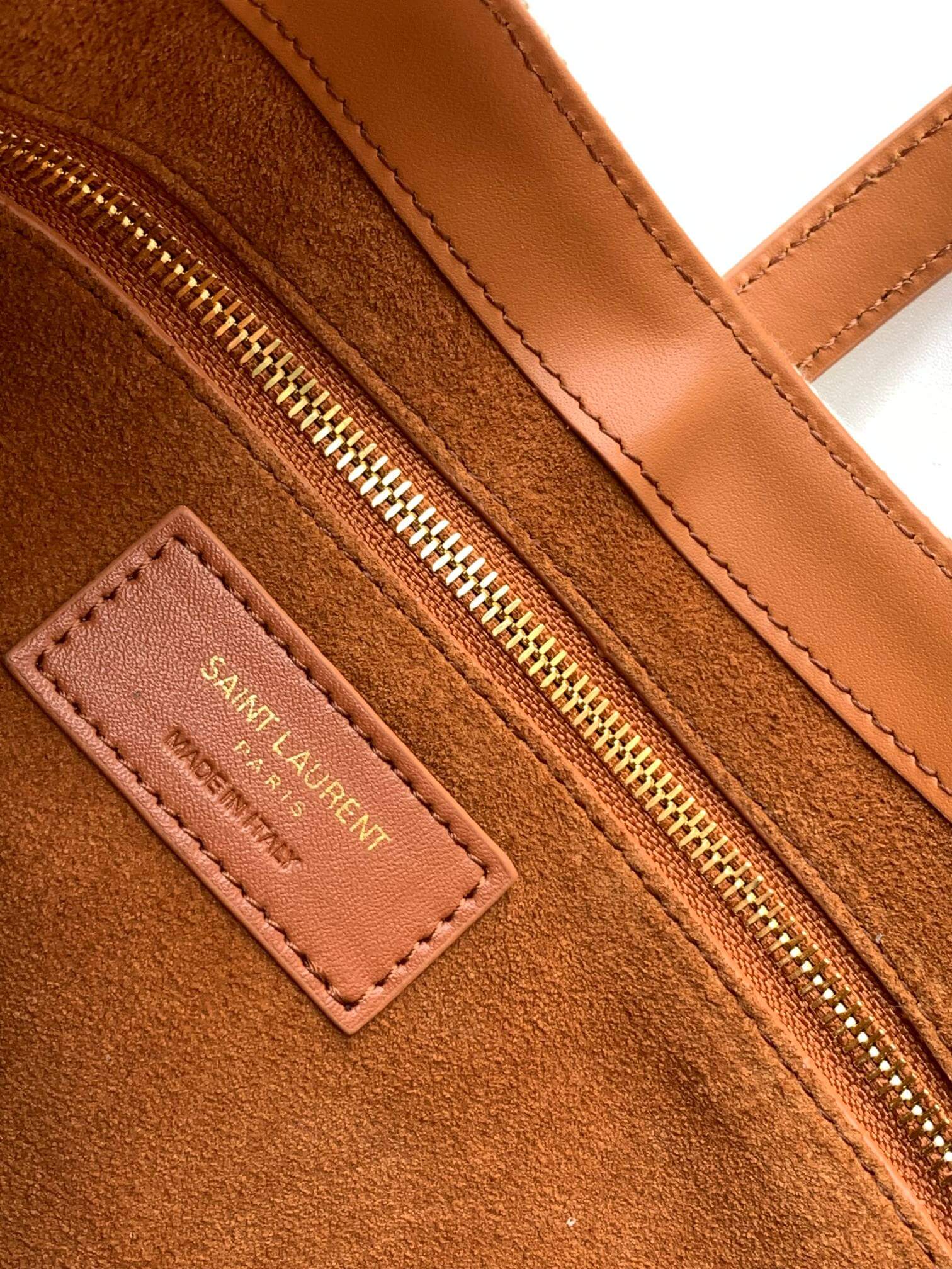 YSL Le 5 À 7 Hobo Bag