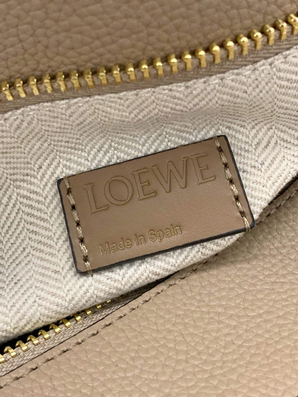 Loewe Medium Puzzle Bag