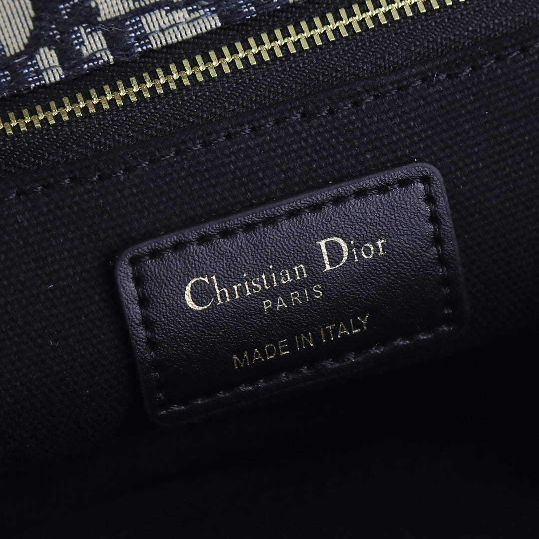 DIOR Montaigne Bag