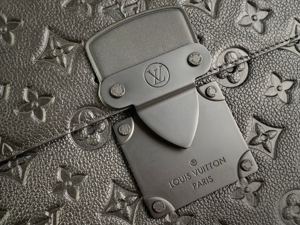 LV S Lock A4 Pouch