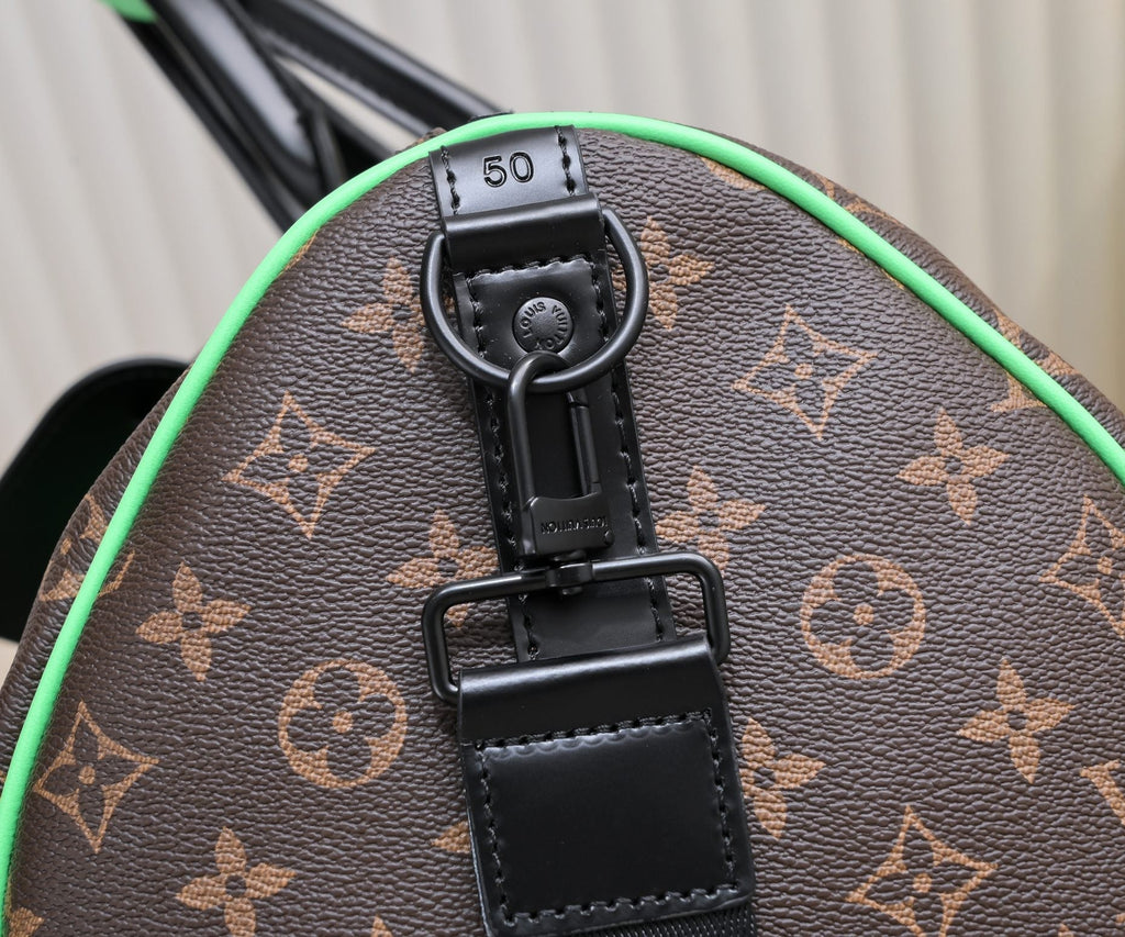 LV Classic Keepall Bandoulière Travel Bag