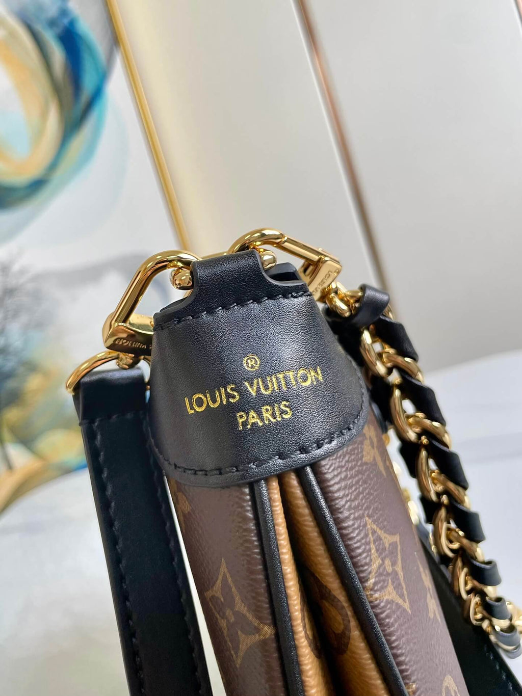 LV TWINNY Presbyopia Chain Crossbody Bag
