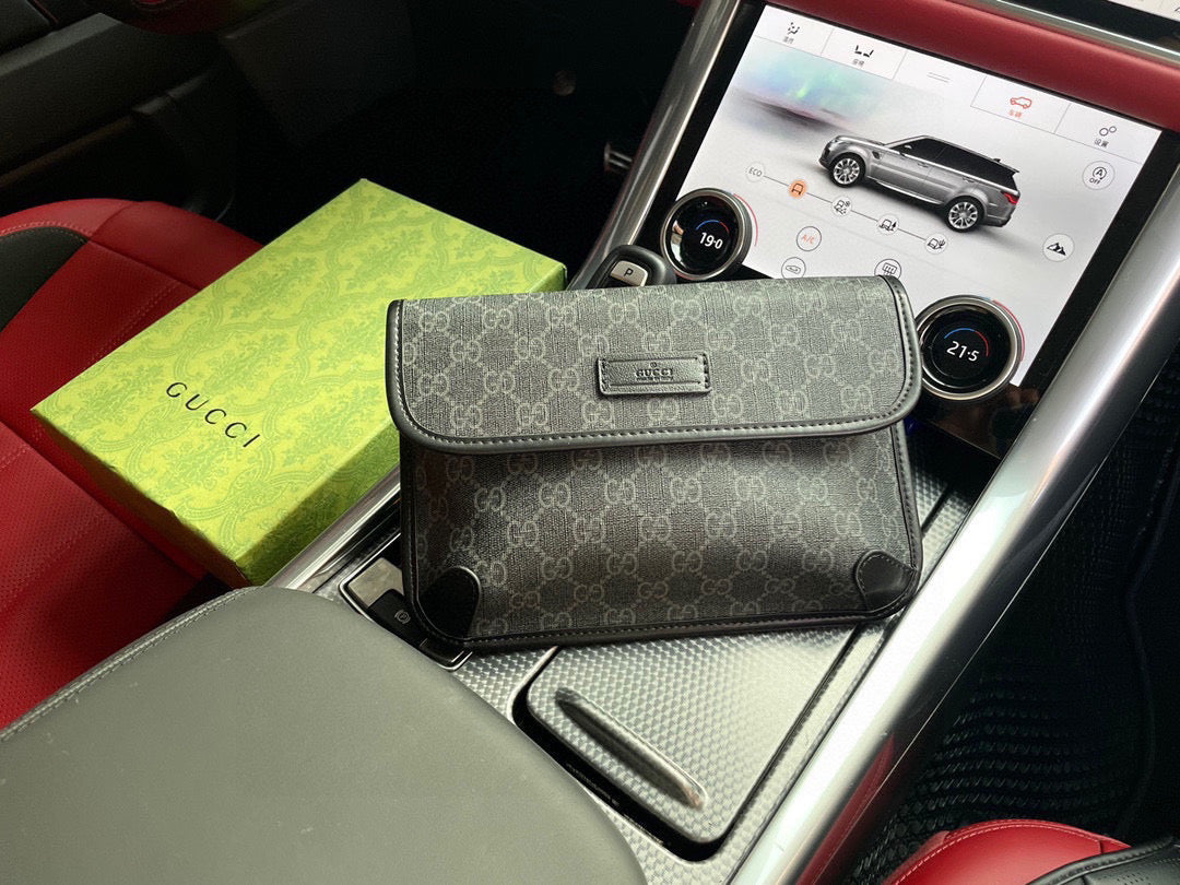 Gucci GG Supreme